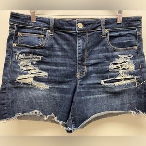 💙 American Eagle Distressed Denim Shorts 💙 Size 18